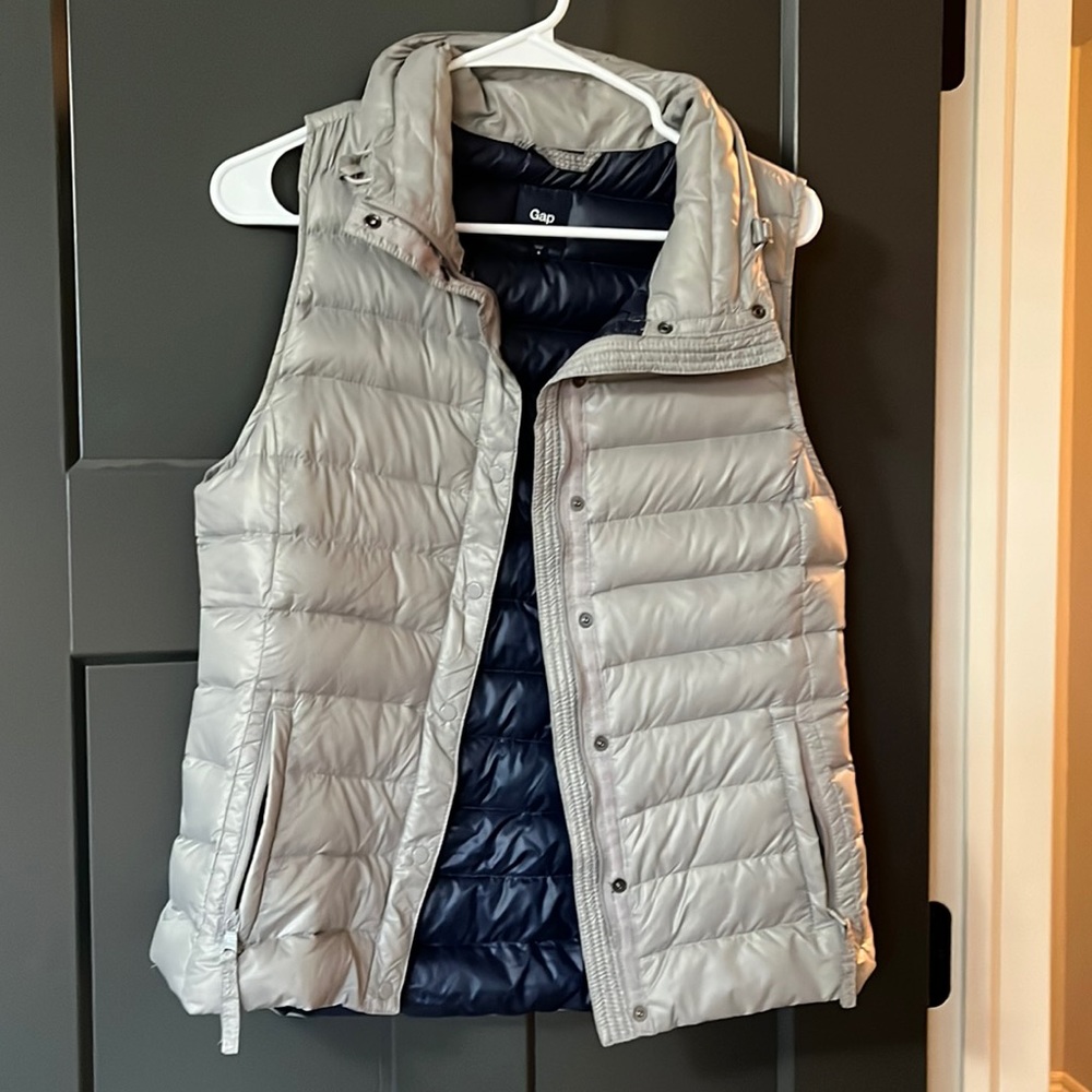 Gap down vest